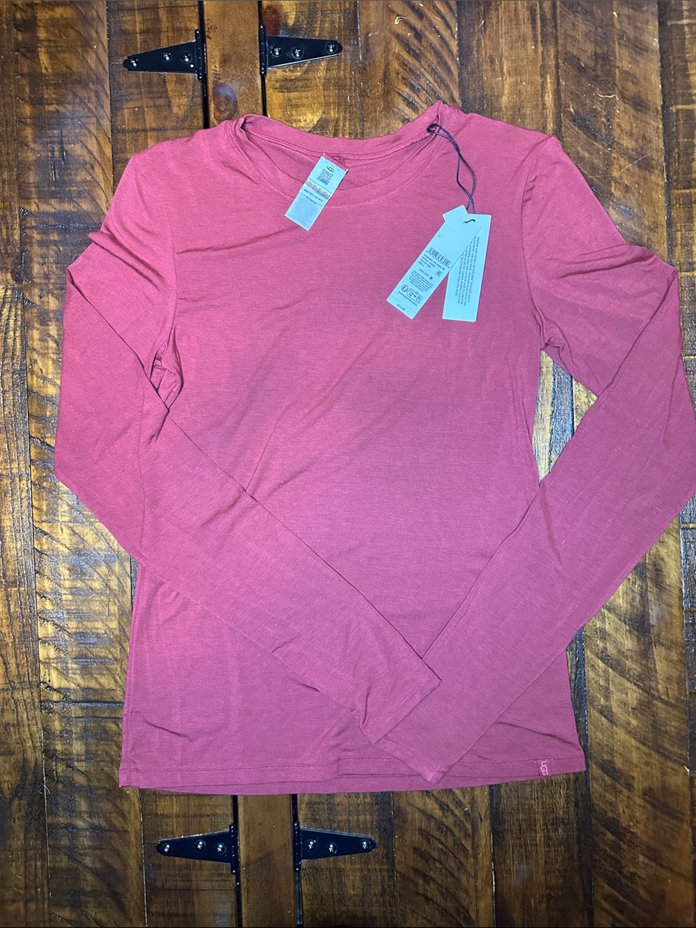 NWT UGG Aidelene Long Sleeve Tee in Rubious (Red) - Size Large - Picture 3 of 7